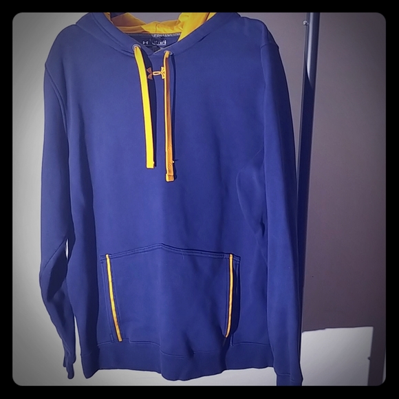 Large Loose Under Armour hoodie